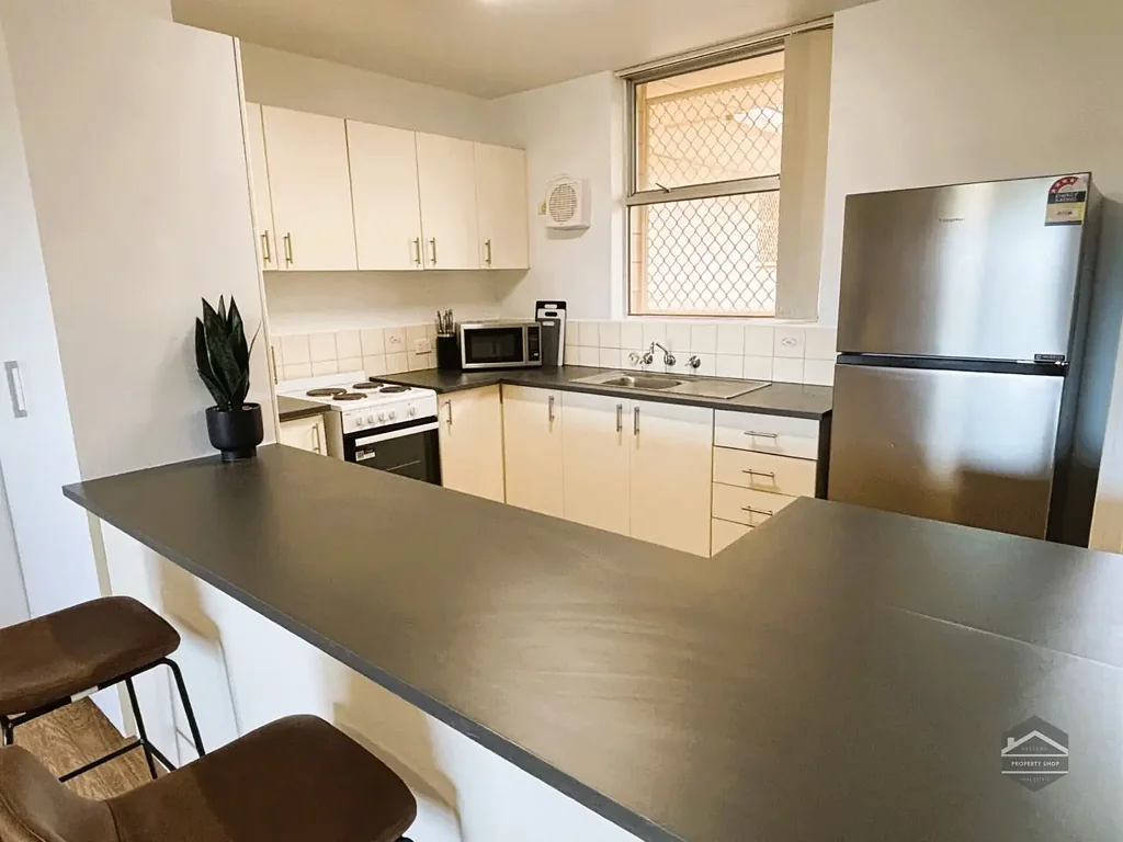 Furnished 2x1, Modern Unit!