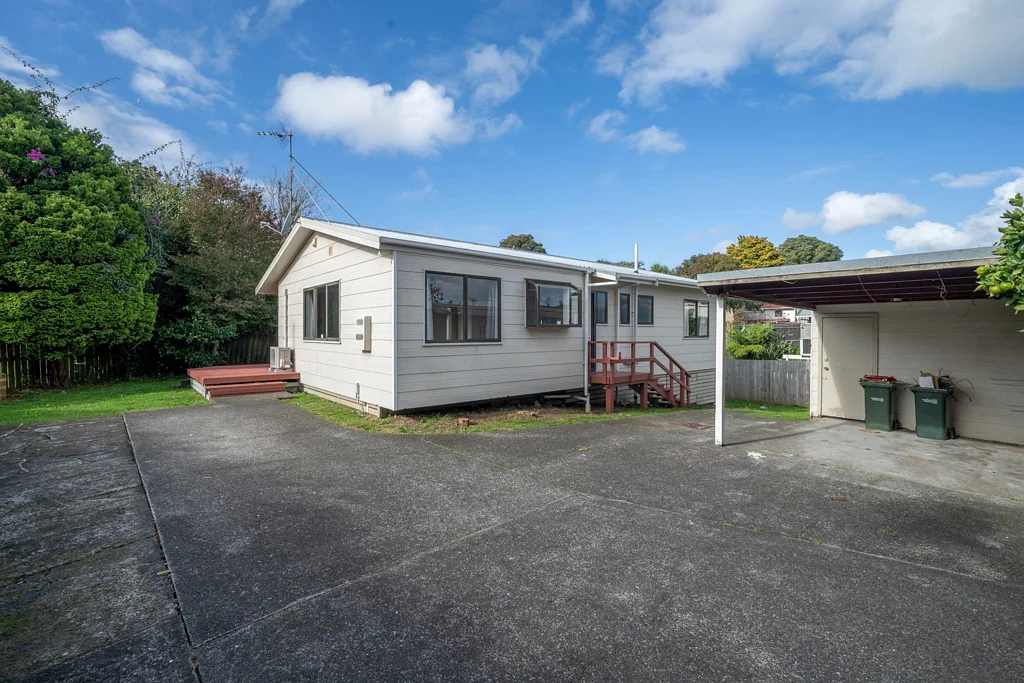 Freshly Renovated Family Home in a Convenient ...