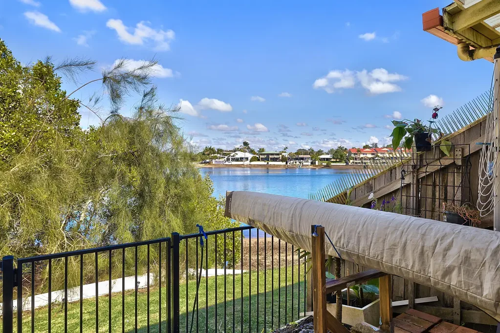 Tranquil Waterside Living in a Prime Coastal Location