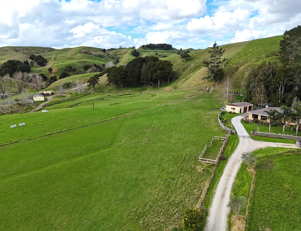 Otamatea Surrounds  Rural Lifestyle Grazing Awaits: