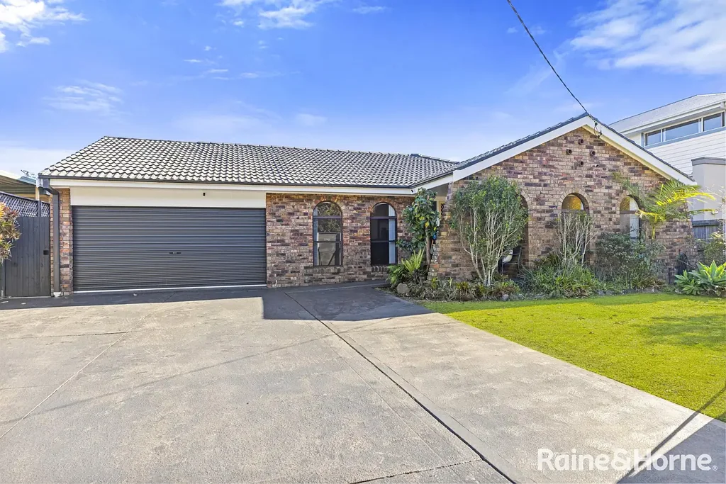 Chittaway Bay 4침실 Effortless Family Living with Peaceful Park & Tuggerah Lake Views