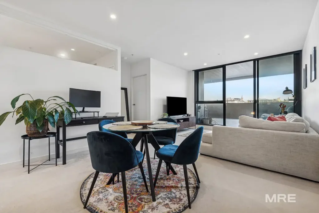 South Yarra 2બેડરૂમ Sophisticated South Yarra living with city skyline views