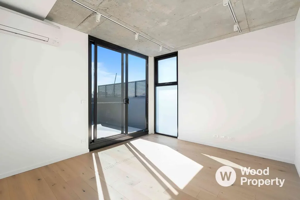 Sleek Sun-Filled One-Bedroom Apartment in Prahran