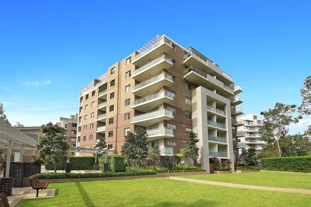 Fully Furnished Sub-Penthouse in Prime Location