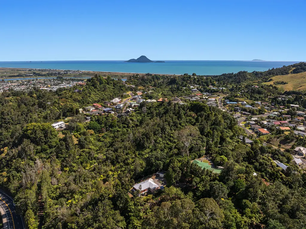 Whakatane 3 Bedroom Privacy, proximity, possibility!