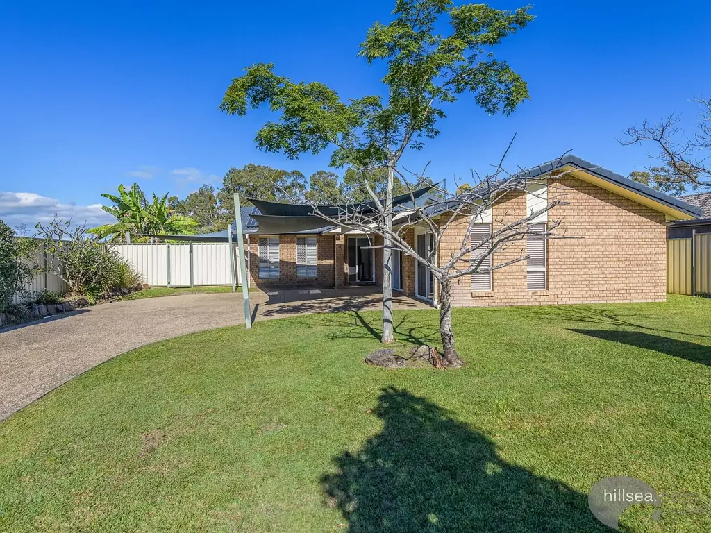Helensvale 3房  GREAT FAMILY HOME - SPARKLING POOL + GRANNY FLAT ON APPROX. 770m² FLAT BLOCK WITH ROOM FOR MULTIPLE VEHICLES