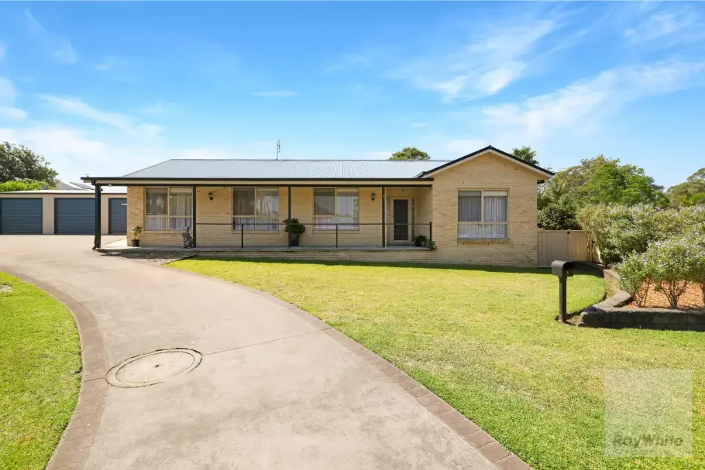 St Georges Basin 4房  Massive Triple Garage - Immaculate 4 Bedroom Home in Quiet Cul-De-Sac