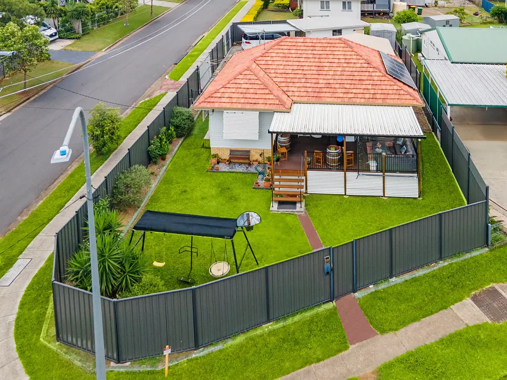3 Bushing Street, Wynnum West, QLD 4178