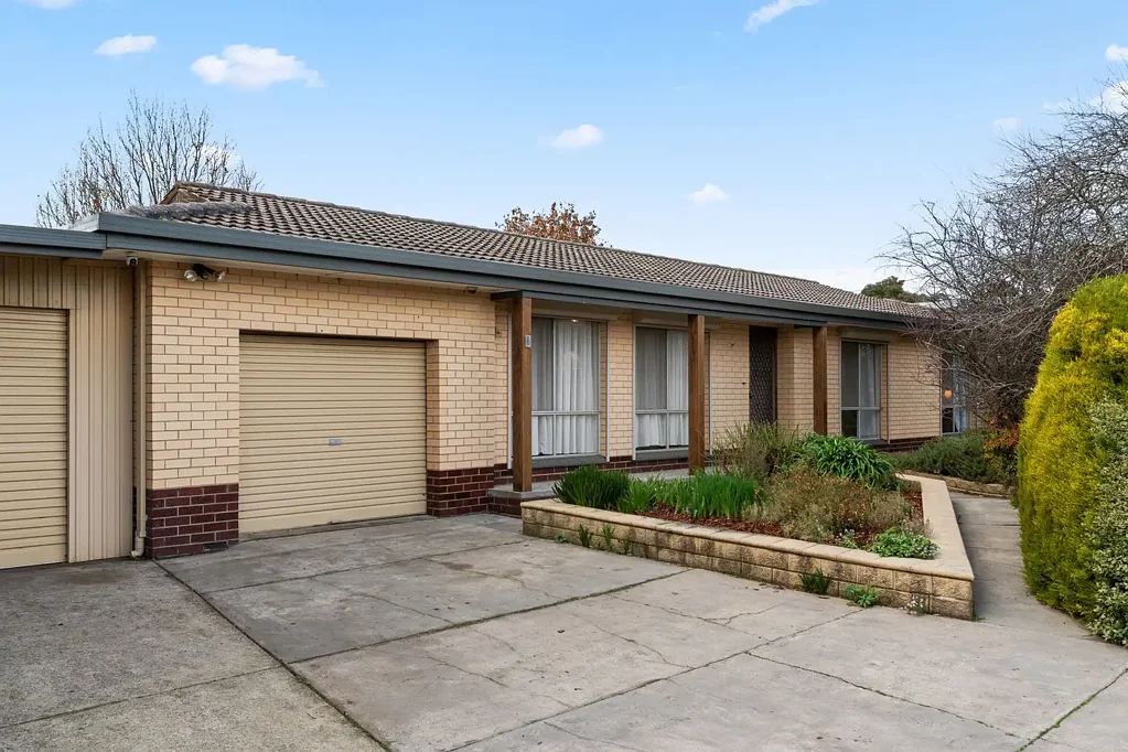 Mount Barker 3房  A Generous Hills Home With More to Give on the Edge of Town.