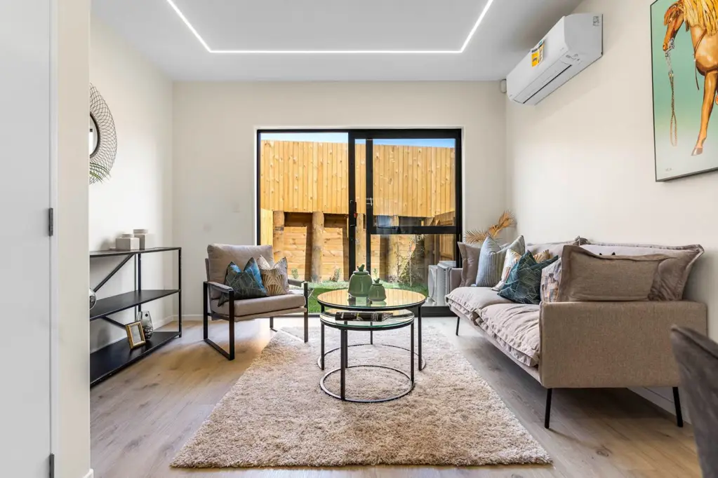 Papatoetoe 2房  Ready To Move In - Title & CCC Issued!