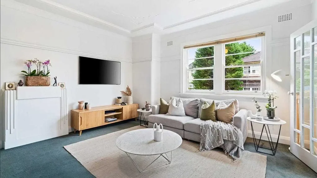 Spacious Double Bay Apartment with Character & Light