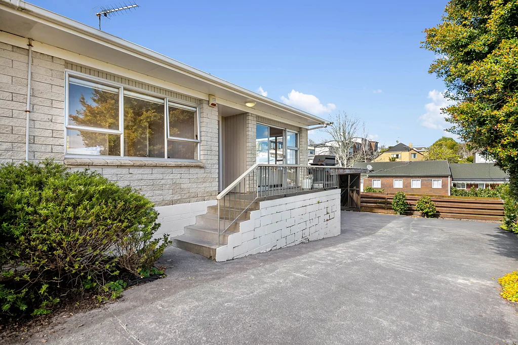 Howick 2બેડરૂમ Solid, Sunny & Superbly Located