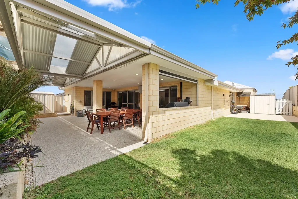 16 Carrow Bend, Baldivis, WA 6171