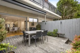 2/38 Pine Avenue, Elwood