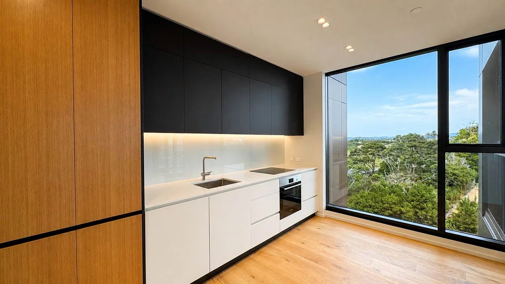PREMIUM LUXURIOUS APARTMENT