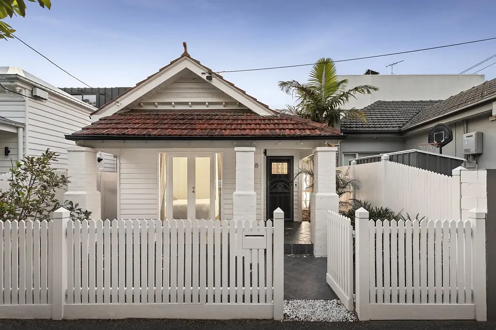 Port Melbourne 2chambre A sophisticated urban sanctuary with timeless terrace charm