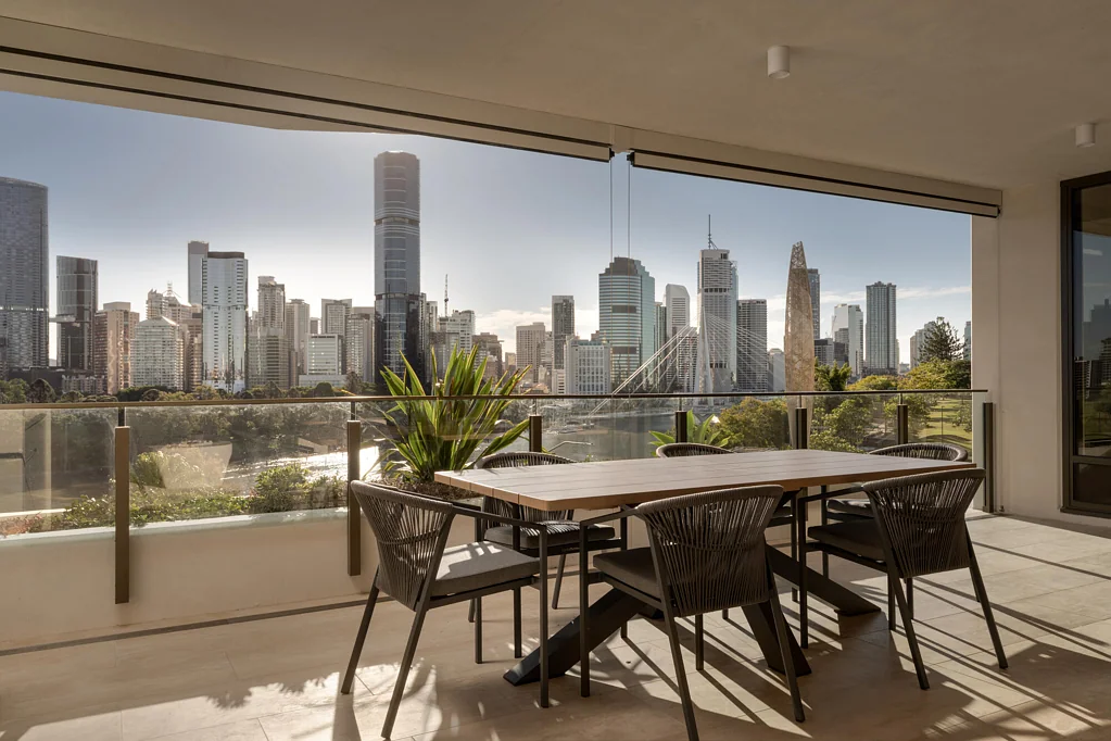 Kangaroo Point 3બેડરૂમ Riverside Luxury Framed by Brisbane's Most Captivating Views