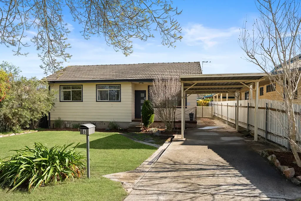 Goulburn 3chambre Sunlit East-Facing Home with Spacious Garage & Family Appeal