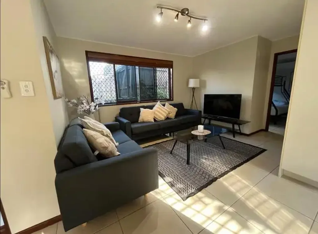 Style, Comfort, and Location All in One! - Furnished Surfers Paradise Unit