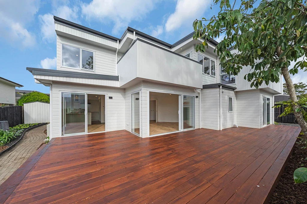 Bucklands Beach 5બેડરૂમ Space + Walk to Macleans  Fully Redesigned Fa...
