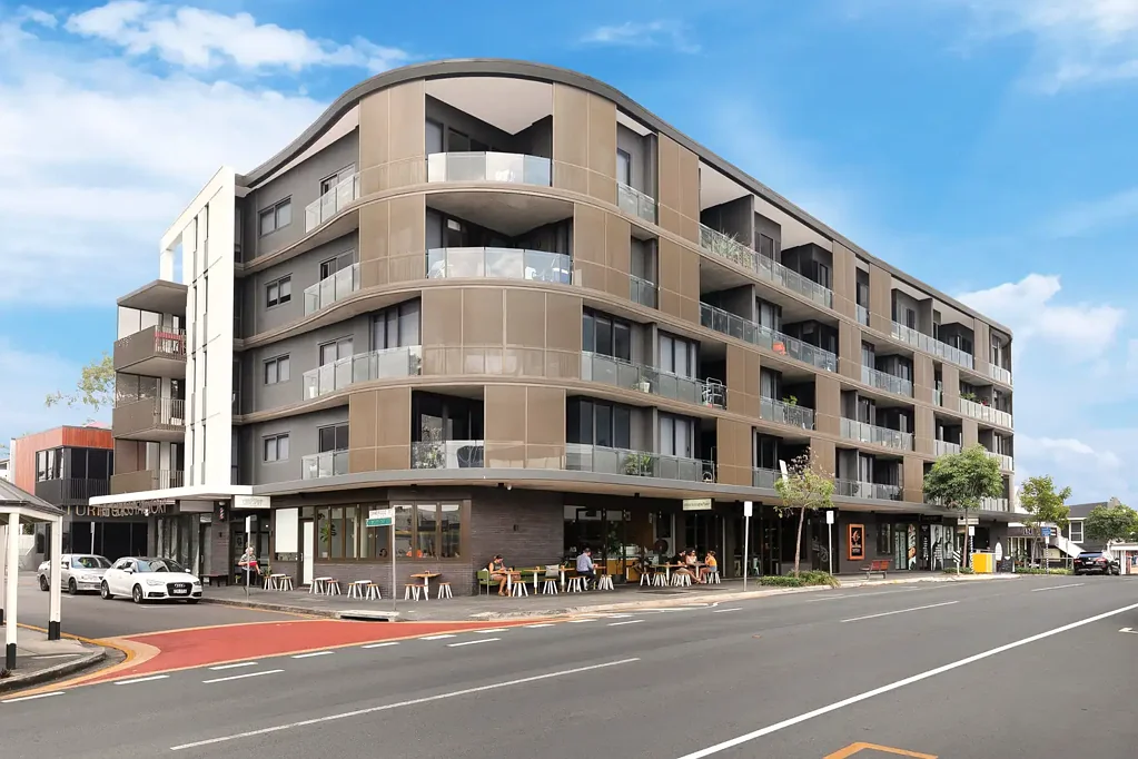 West End 2 Bedroom 2 Bedroom Apartment with City Views in the Heart of West End
