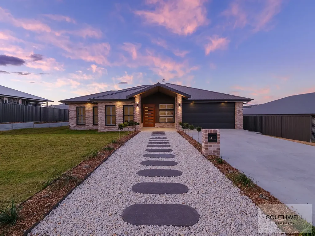Tamworth 4Zimmer Newly-Built Family Sanctuary in Sought-After Setting