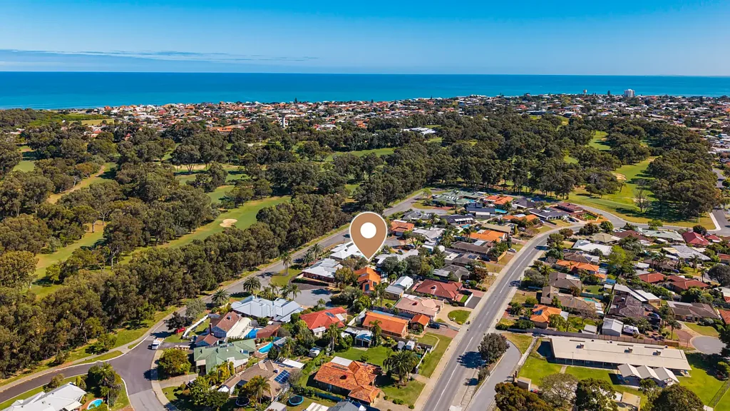 2 Dean Close, Halls Head, WA 6210