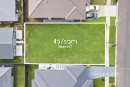 42 CHILDERS CCT, Wadalba