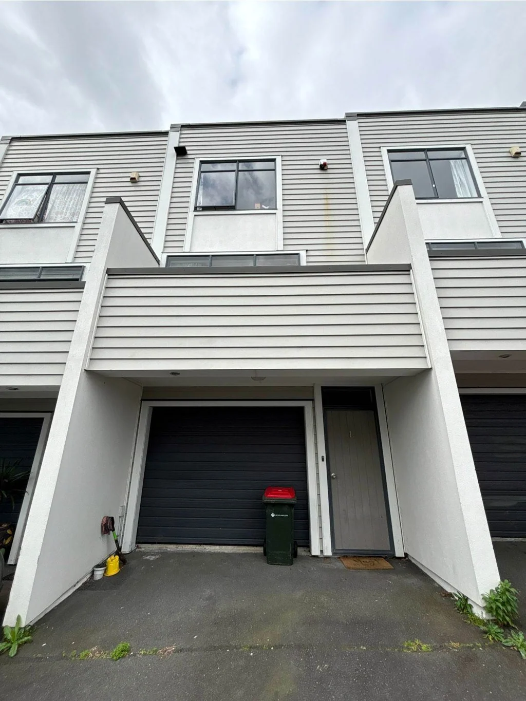 3 Bedroom 2 Bathroom Home in Heart of Panmure