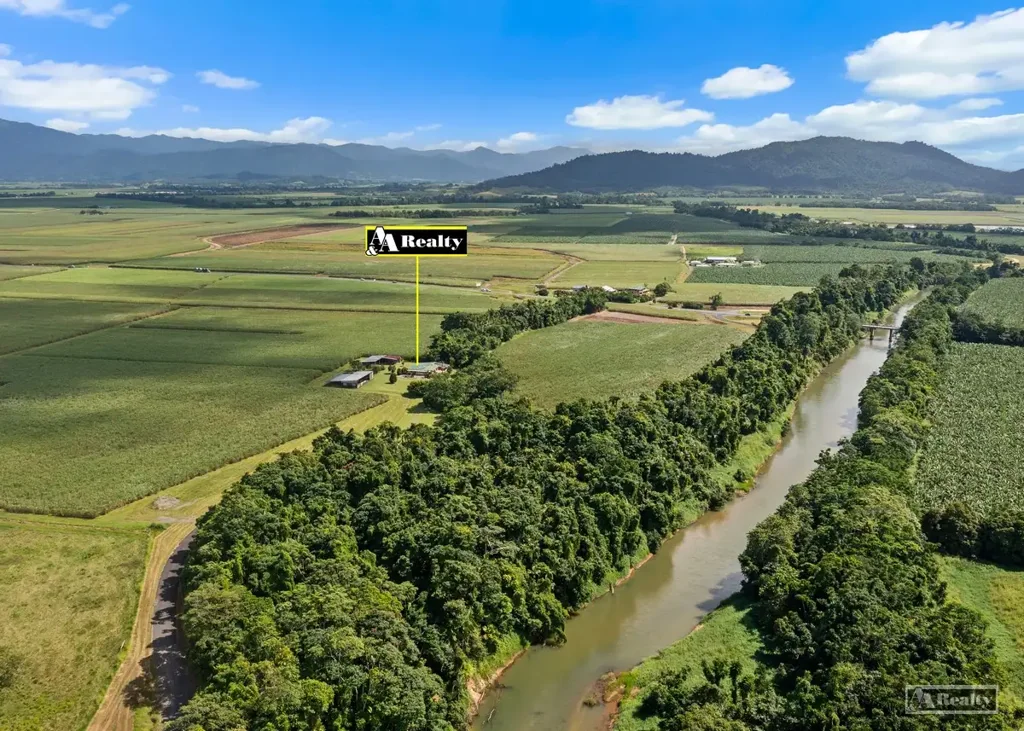 Mccutcheon McCUTCHEON HOME ON 7,759 SQM