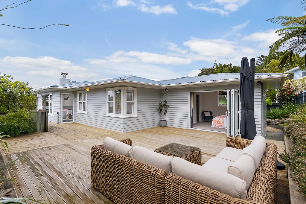 58 Batchelor Street, Newlands, Wellington