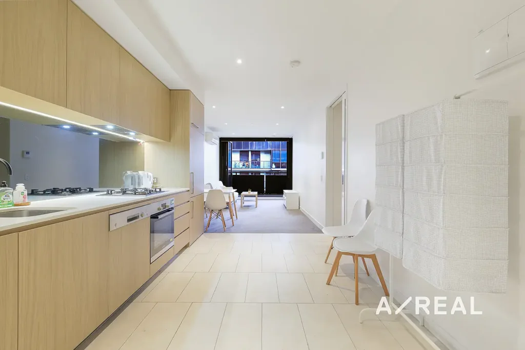 Modern 2-Bedroom Furnished Apartment in the Heart of Melbourne