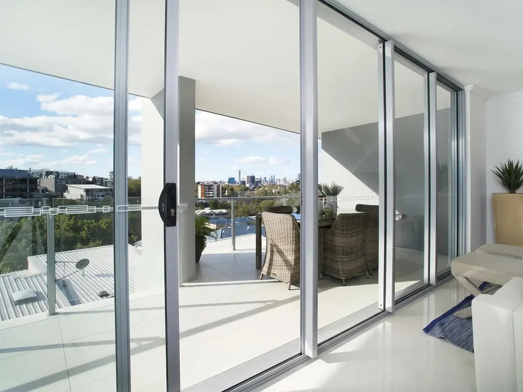 Iba Pa - 10/16 Kings Road, Taringa, QLD 4068