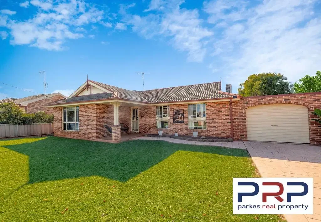 60 Best Street, Parkes, NSW 2870