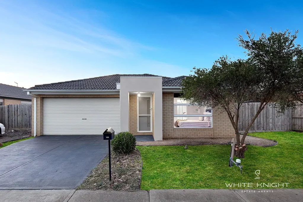 Brookfield 4 Bedroom RENOVATED GEM ON 544 SQ MTRS- JUST UNPACK & ENJOY!