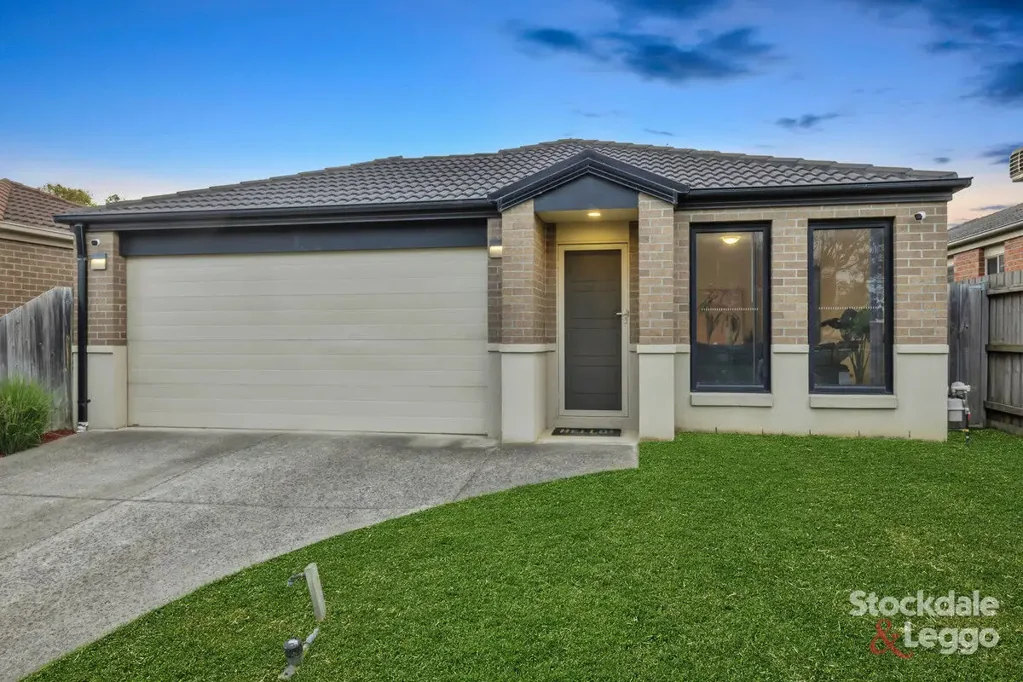 77 Diamond Parade, Skye, VIC 3977