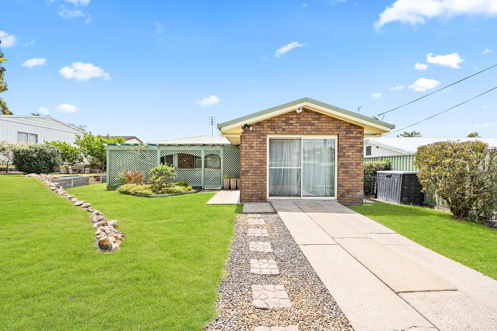 4 Holiday Parade, Scarness, QLD 4655