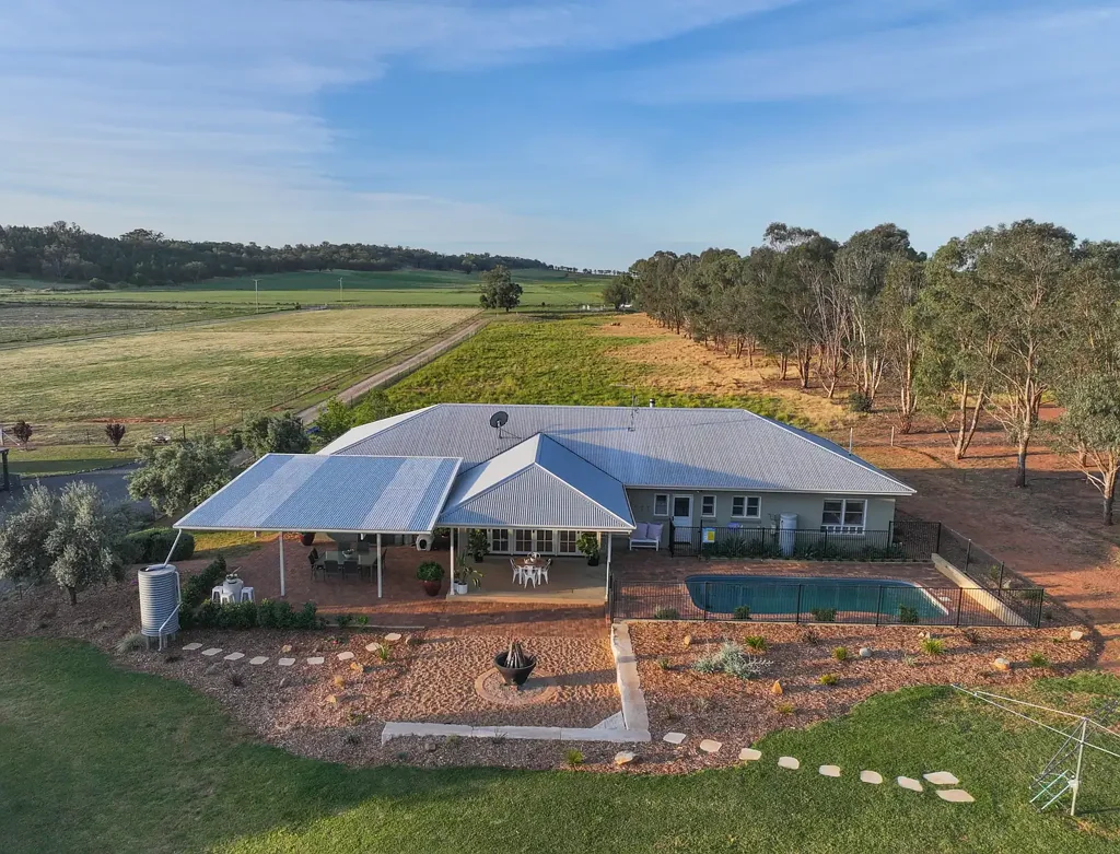 Parkes 4Kwarto "Keira View" Master-Built Country Living on 11 Acres