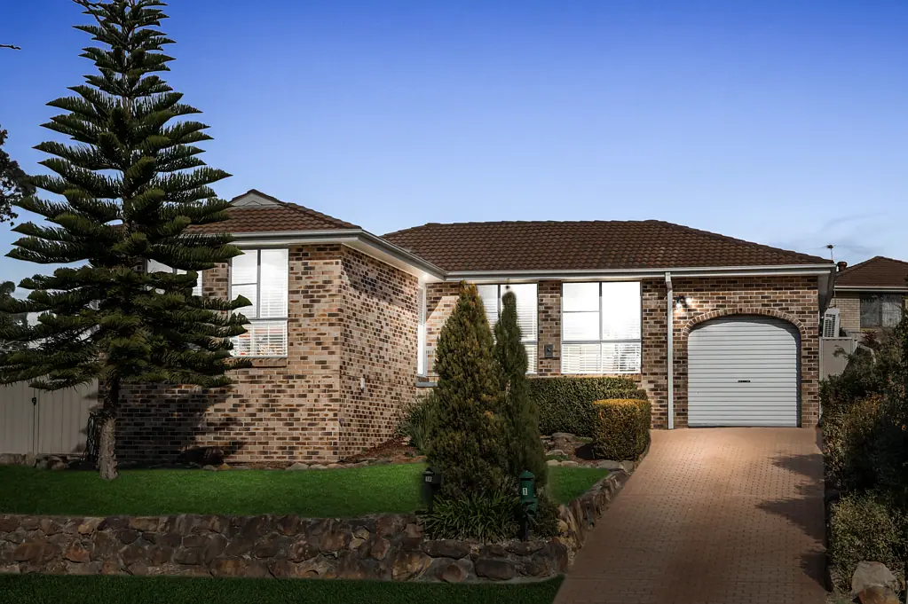 1 & 1a Danube Crescent, Kearns, NSW 2558