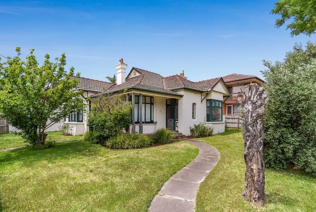 Charming Home with Water Usage & Gardening Included | FLARE REAL ESTATE