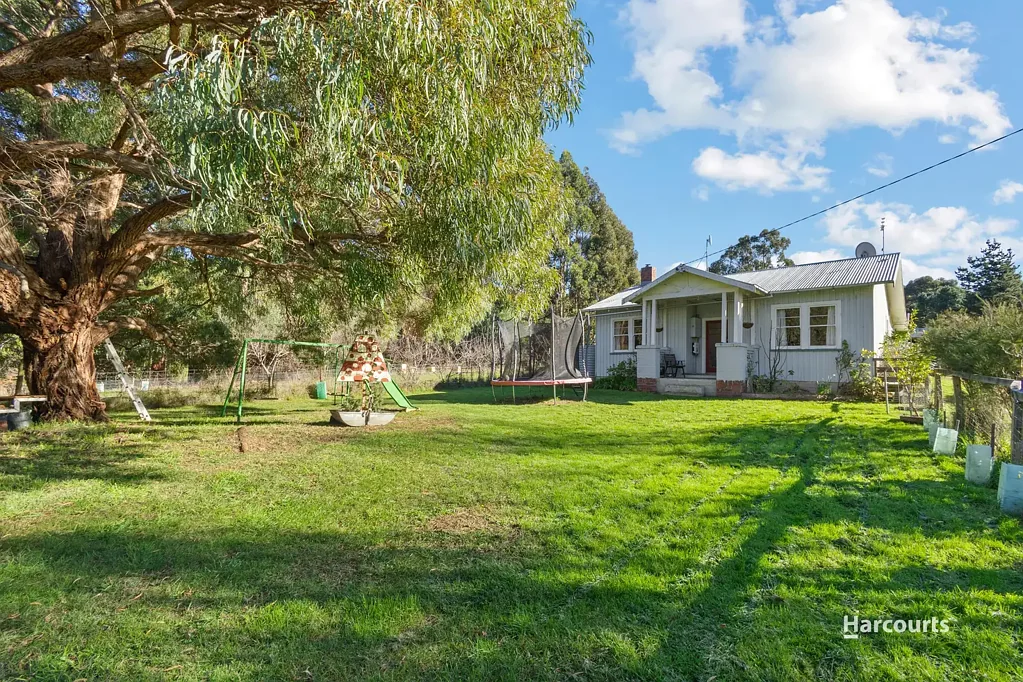 Gordon 3Kwarto Character Acreage with Permanent Creek