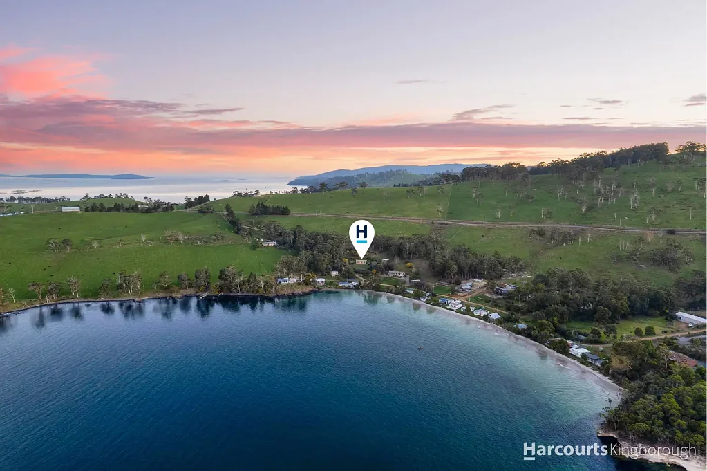 Surveyors Bay 2 Bedroom Rare Coastal Lifestyle in Sought after Location