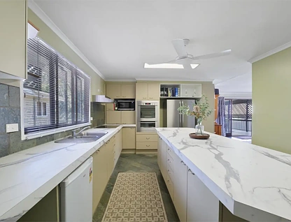 5 Bromwich Street, The Gap, QLD 4061, 5 Kuwarto, 3 Banyo, House