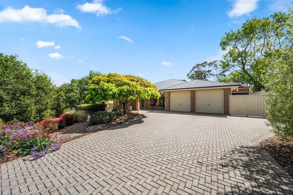 Blackwood 4ਬੈੱਡਰੂਮ Exceptional Family Living on an Expansive 1,092sqm Allotment
