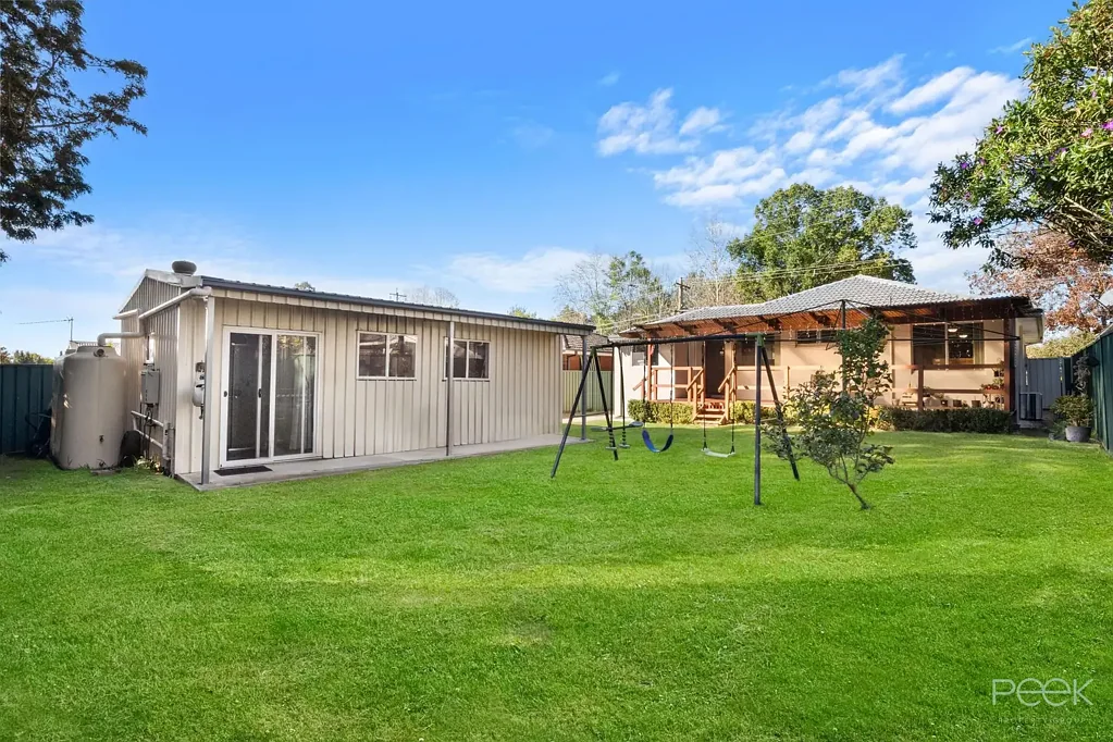 Hobartville 3Kwarto Modern Family Living + Impressive Shed with Second Bathroom