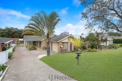 Rathmines 4ਬੈੱਡਰੂਮ Low maintenance single level living with plenty of parking!