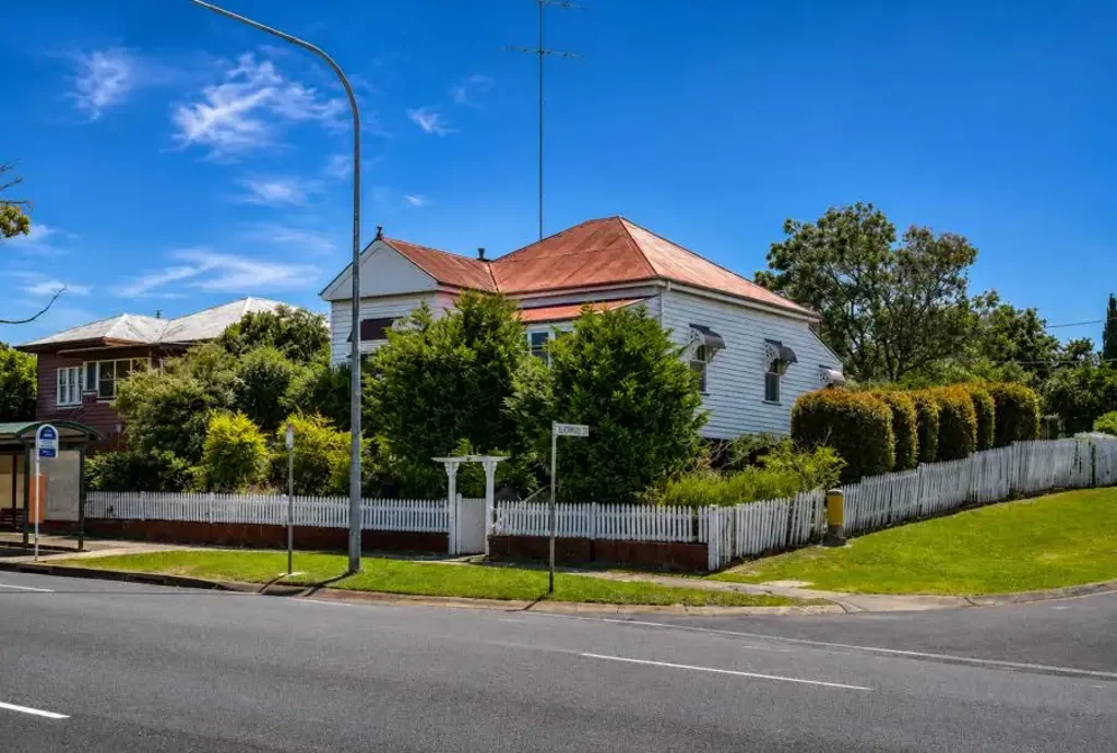 North Toowoomba 3침실 Spacious Character Home Offering Outstanding Value & Future Upside
