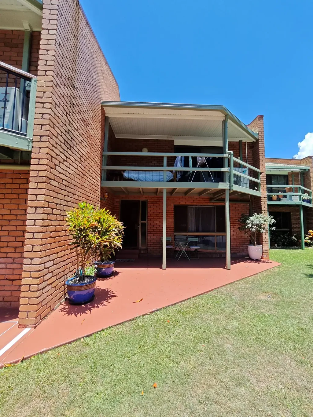 Fully Furnished Beachside Townhouse � Walk to Scarness Beach � $560/week