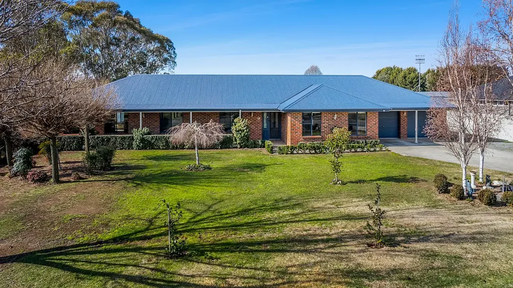 Crookwell 5 Bedroom Room to Grow, Work & Relax!