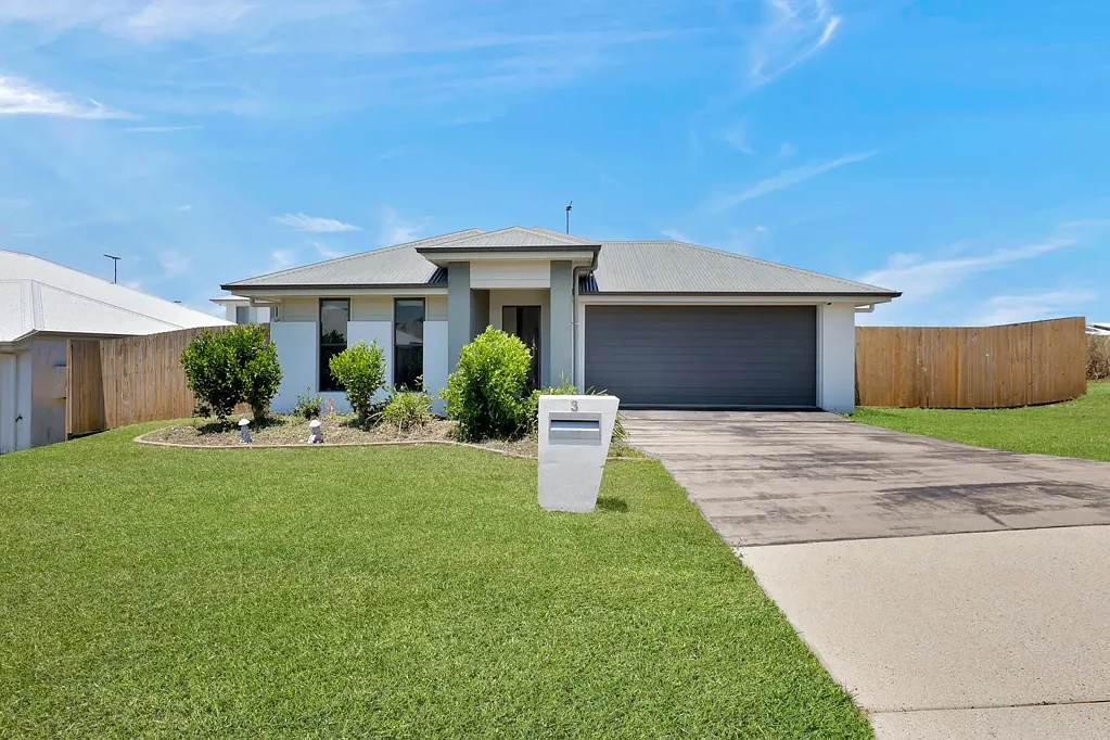 3 Dickson Court, Rural View, QLD 4740